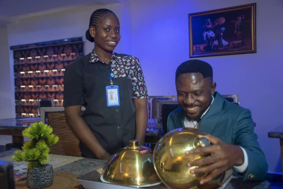 Kay Luxury Suites Uyo Eksteriør billede