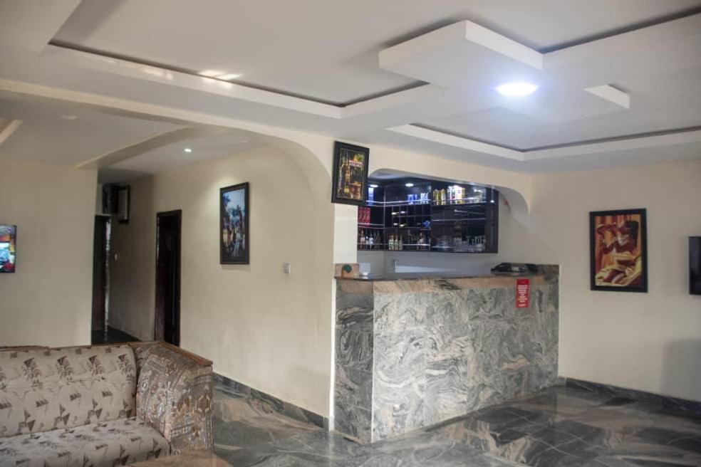 Kay Luxury Suites Uyo Eksteriør billede
